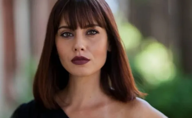 Tuğçe Kumral kimdir? Tuğçe Kumral hangi dizide oynuyor? Tuğçe Kumral, Senden Daha Güzel dizisinde hangi karakteri canlandırıyor? Tuğçe Kumral hangi dizilerde oynadı? Şirin karakterini hangi oyuncu canlandırıyor?