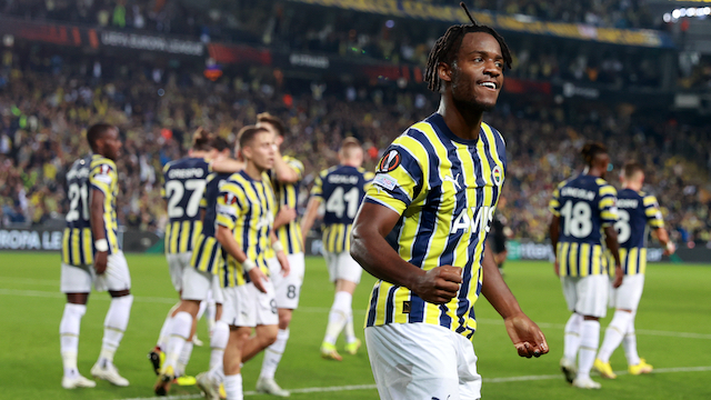 Kanarya Liderliğe Oturdu