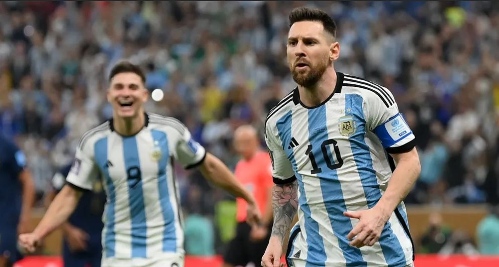 Arjantin'e Dünya Kupası'nı getiren Lionel Messi rekorları altüst etti