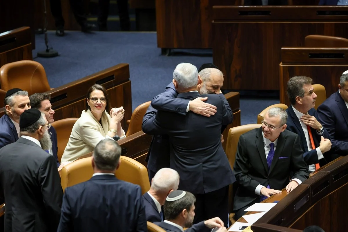 Netanyahu başbakanlığındaki yeni hükümet güvenoyu aldı