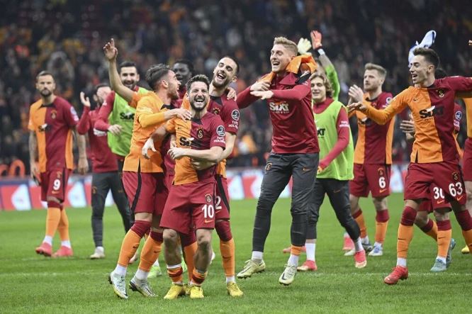 Galatasaray'ın derbi galibiyeti sonrası trend videolar