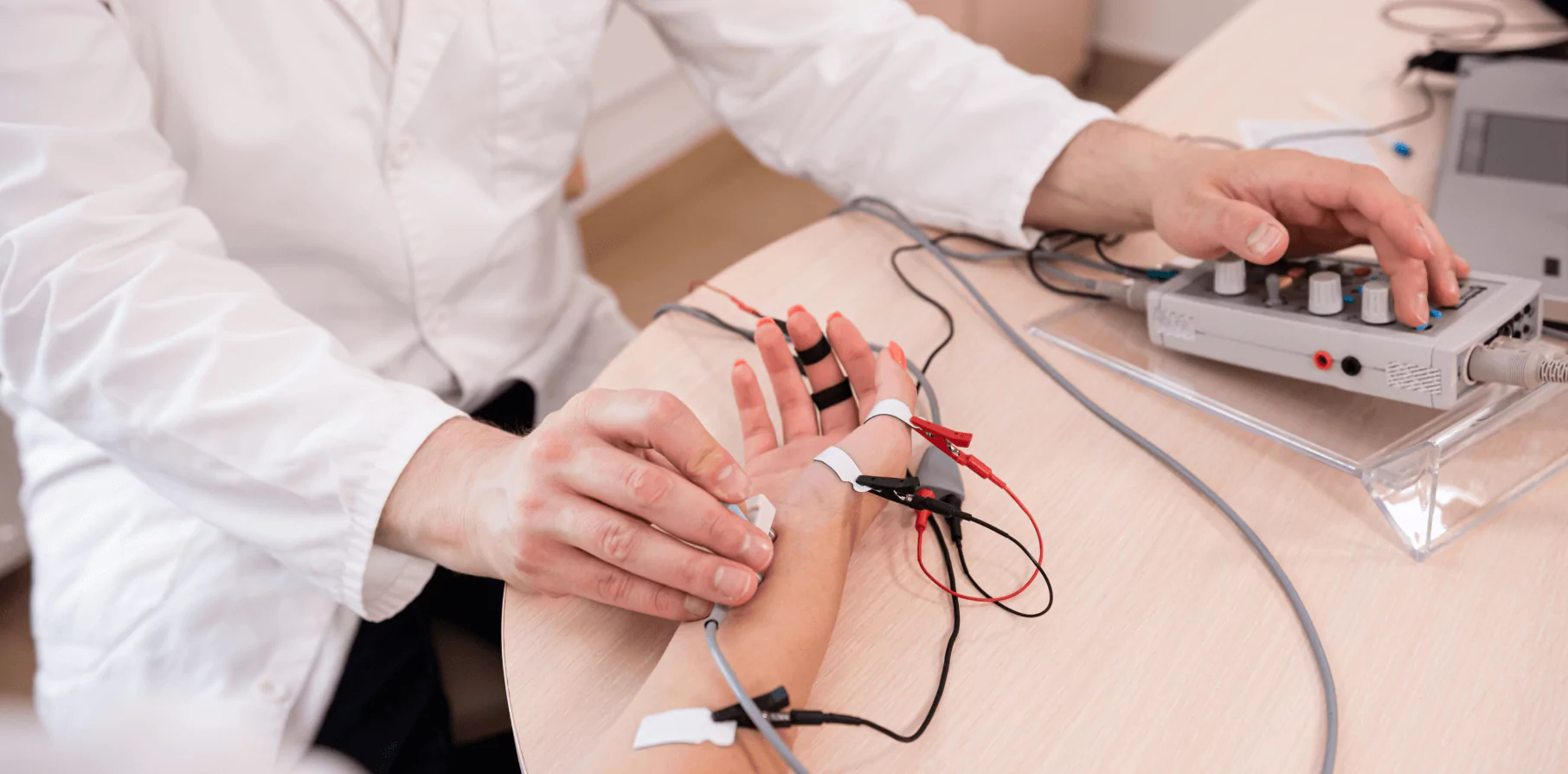 EMG nedir? EMG Nasıl Çekilir? EMG Çekimi? EMG Çekim Fiyatları ne kadar? EMG Nasıl Yapılır? EMG Sonuçları Nasıl Olmalı? EMG Nerede Çekilir?