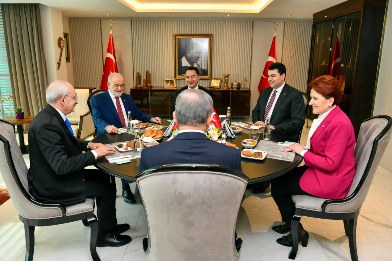 6'lı masadan ortak açıklama: Millet İttifakı’nın seçeceği Cumhurbaşkanı adayını nasıl belirleyeceğimizi konuştuk