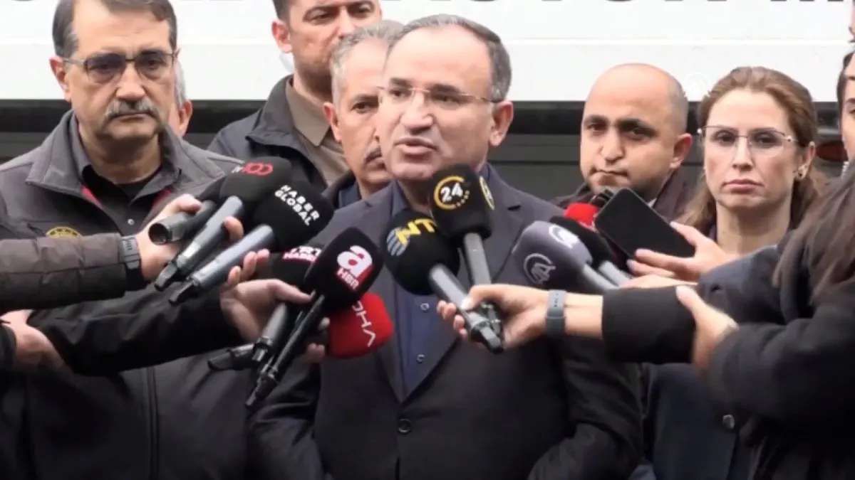 Bekir Bozdağ: 5 savcı tahkikatı sürdürüyor
