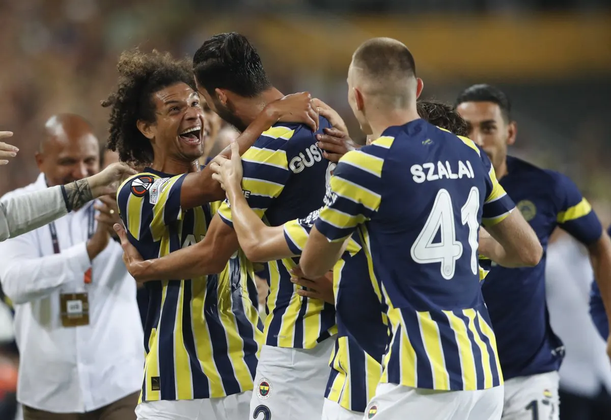 Fenerbahçe galibiyetle başladı