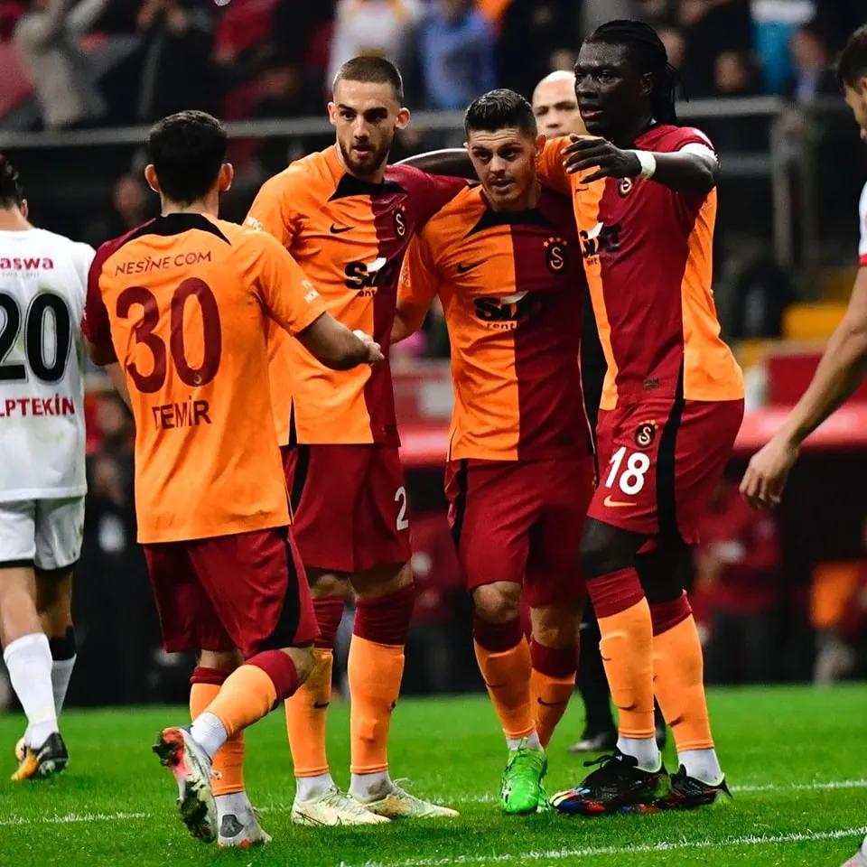 Galatasaray gol oldu yağdı
