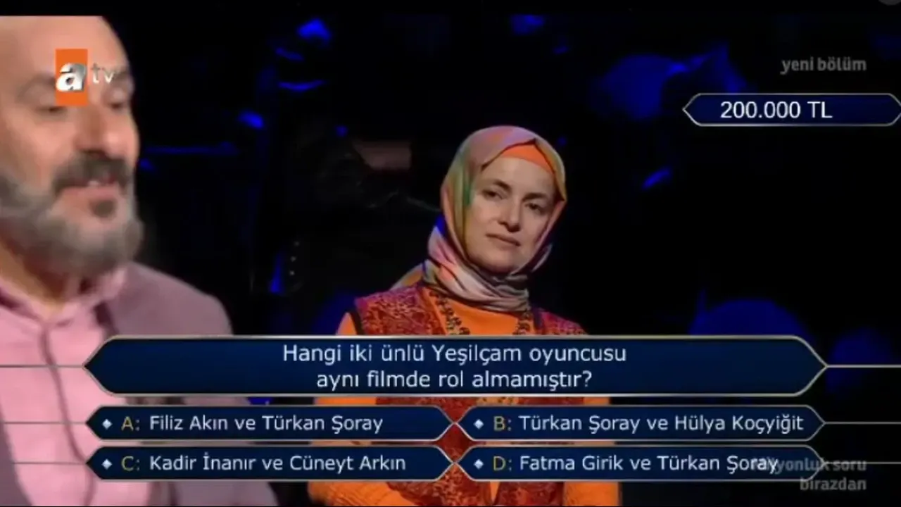 Hangi iki ünlü Yeşilçam oyuncusu aynı filmde rol almamıştır? Türkan Şoray ve Hülya Koçyiğit, Filiz Akın ve Türkan Şoray, Fatma Girik ve Türkan Şoray