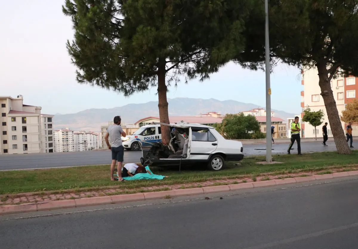 Kahramanmaraş’ta 1 aylık evli çifti trafik kazası ayırdı