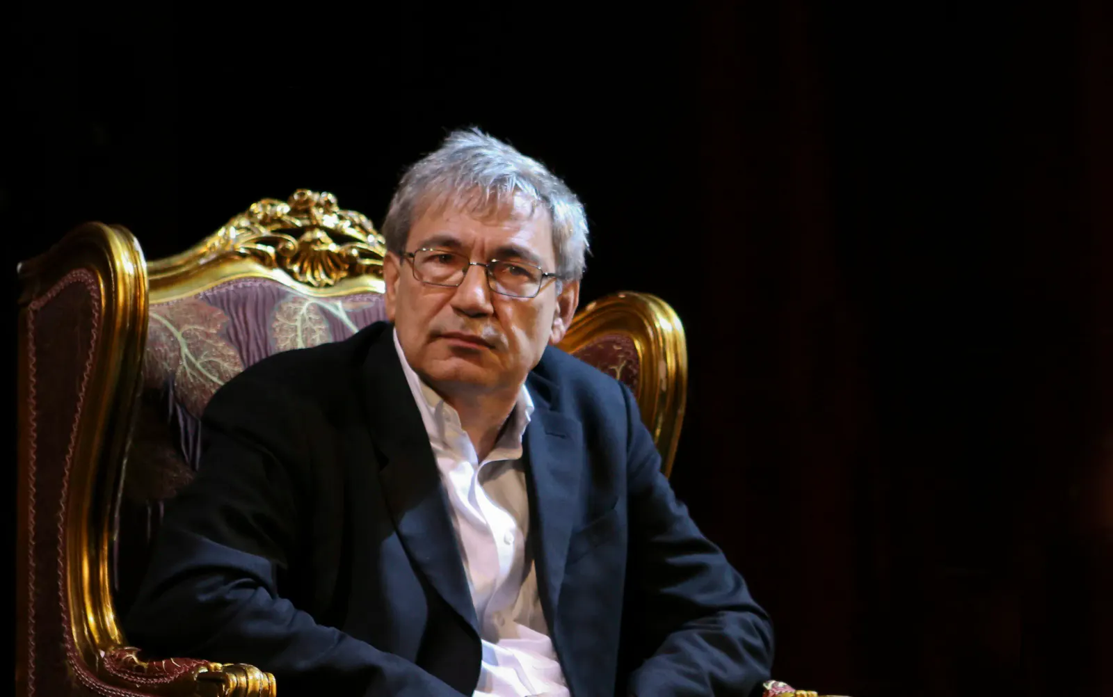 Orhan Pamuk Kimdir? Hayatı Ve Biyografisi