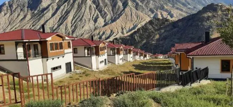 ​Yusufeli'nde 7. kez taşınma başladı