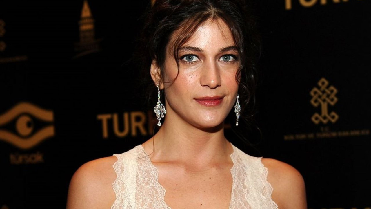 Berrak Tüzünataç Kimdir?  Berrak Tüzünataç Kaç Yaşında, Nereli?