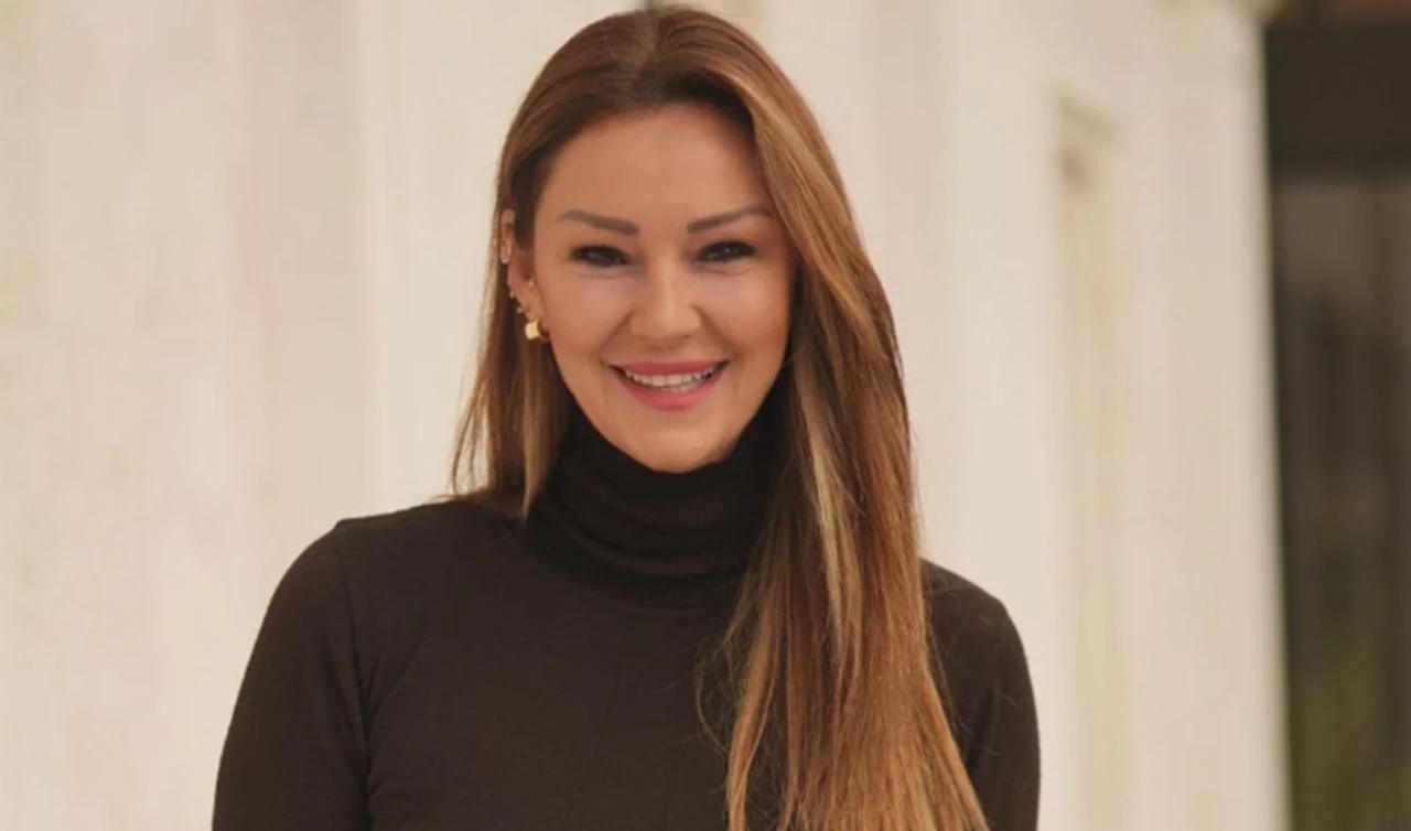 Pınar Altuğ Kimdir?
Pınar Altuğ Kaç Yaşında, Nereli?
Pınar Altuğ Evli mi, Kaç Kez Evlendi?
