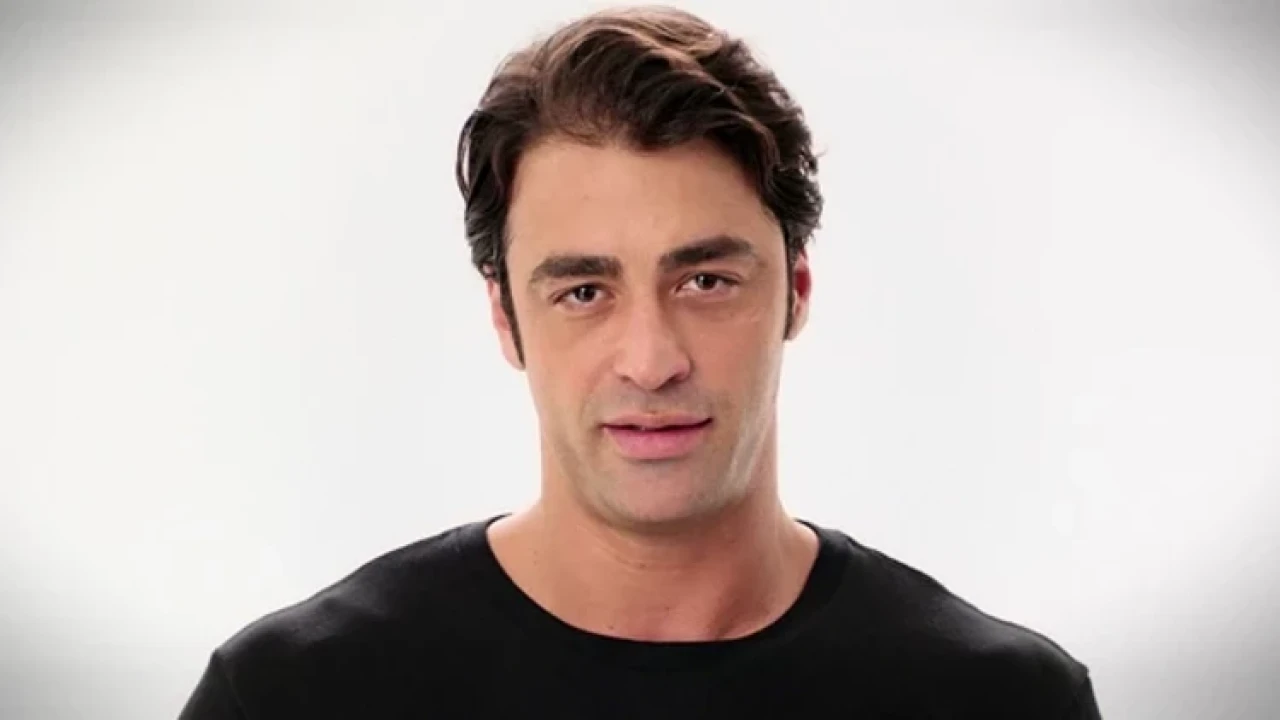 Sarp Levendoğlu Kimdir?
Sarp Levendoğlu Kaç Yaşında, Nereli?
Sarp Levendoğlu Hangi Dizi ve Filmlerde Oynadı?