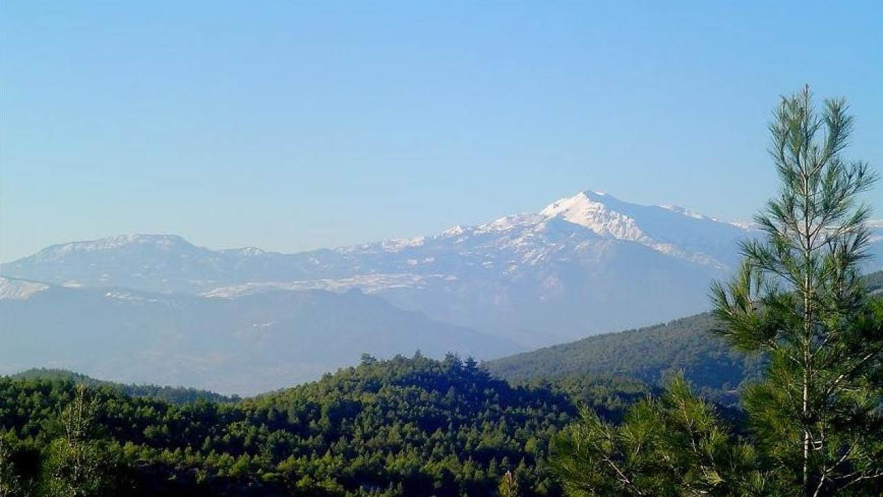 Ege Bölgesi’nin En Büyük Dağı Hangisidir?