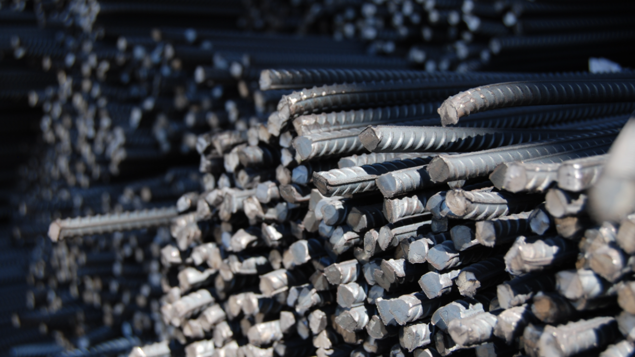 1 Ton Demir Fiyatı Ne Kadar? 8, 10, 12 32 mm 2026 Güncel İnşaat Demiri Fiyat Listesi (2026)