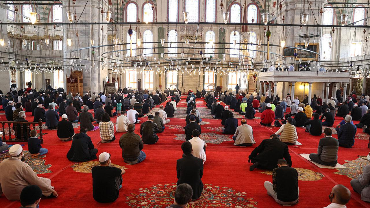 2026 Zonguldak Kurban Bayramı Namazı Saat Kaçta? Zonguldak ve İlçelerinde Kurban Bayramı Saatleri: Alaplı, Çaycuma, Devrek, Gökçebey, Karadeniz Ereğli, Kilimli, Kozlu, Merkez Bayram Namazı Saat Kaçta Kılınacak?